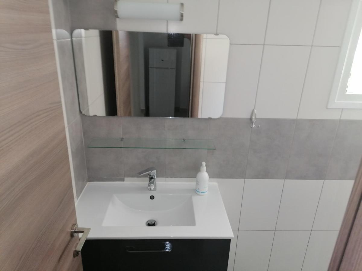 ניקיטי Porto Almira Beachfront House מראה חיצוני תמונה